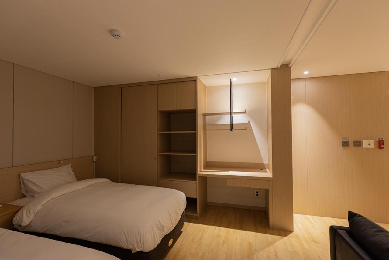 Hotel Zinc Seogwipo Esterno foto