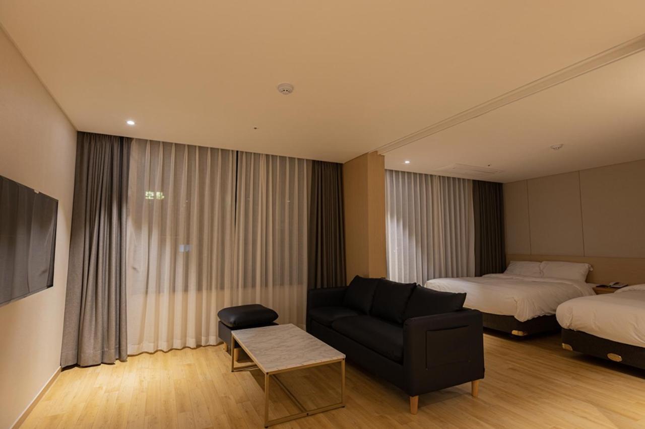 Hotel Zinc Seogwipo Esterno foto